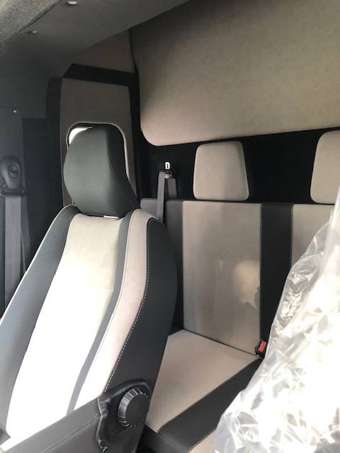 Kleine paardenvrachtwagen (B rijbewijs) Trans Box Svelto 10 2026 Nieuw