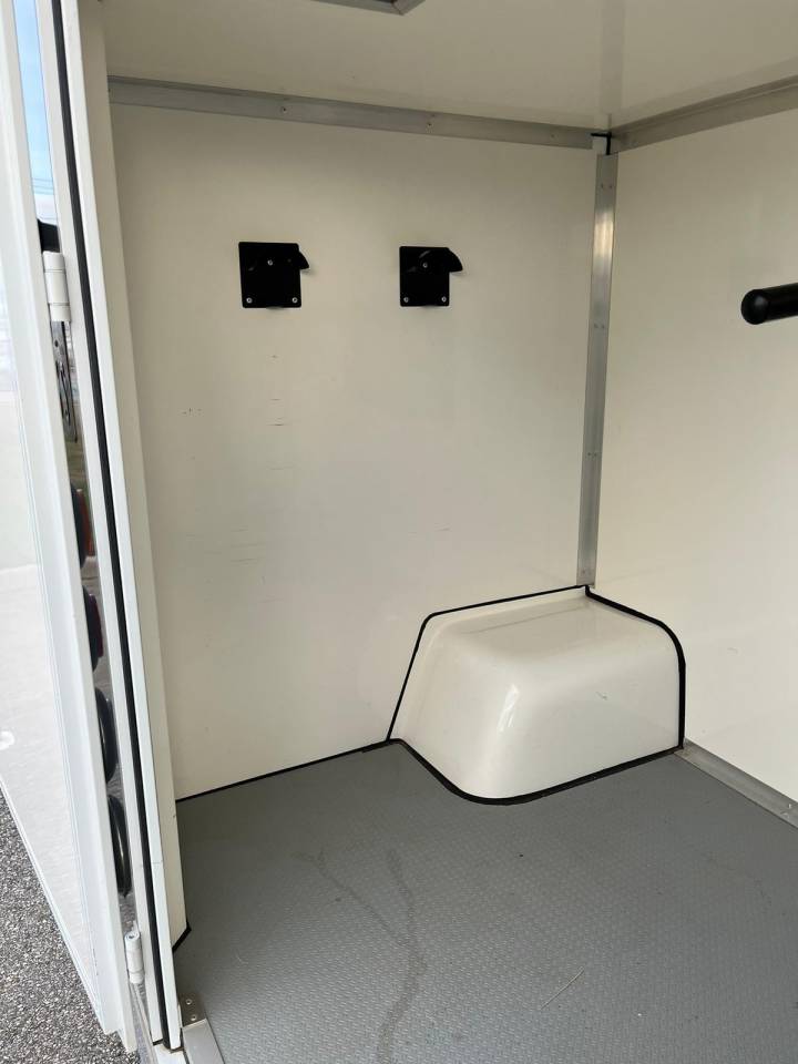 Kleine paardenvrachtwagen (B rijbewijs) Opel Movano - Cavalcar 2020 Tweedehands