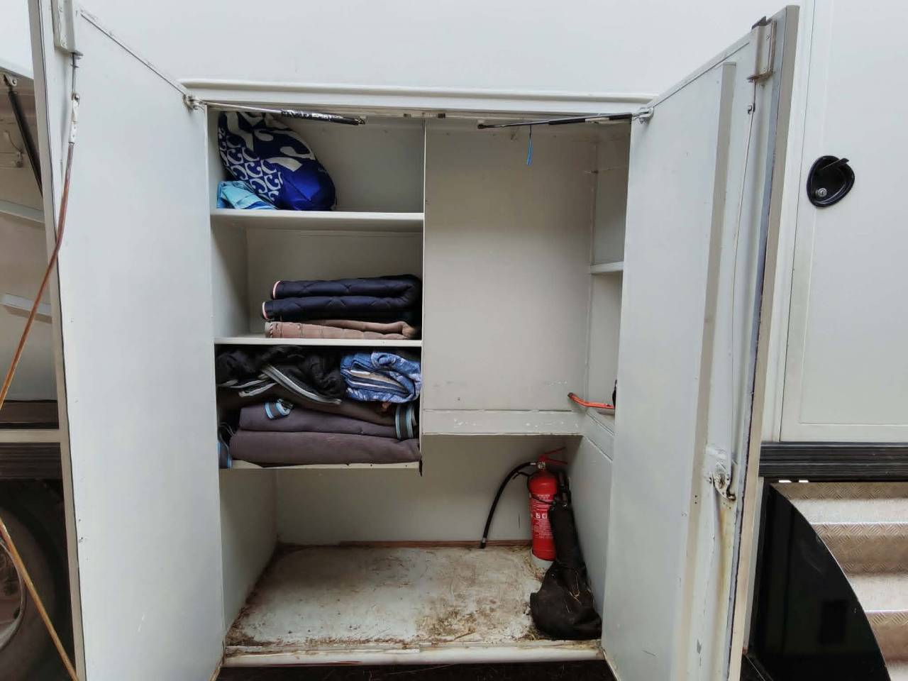 Zware paardenvrachtwagen (groot rijbewijs) Renault RENAULT PREMIUM 1999 Tweedehands