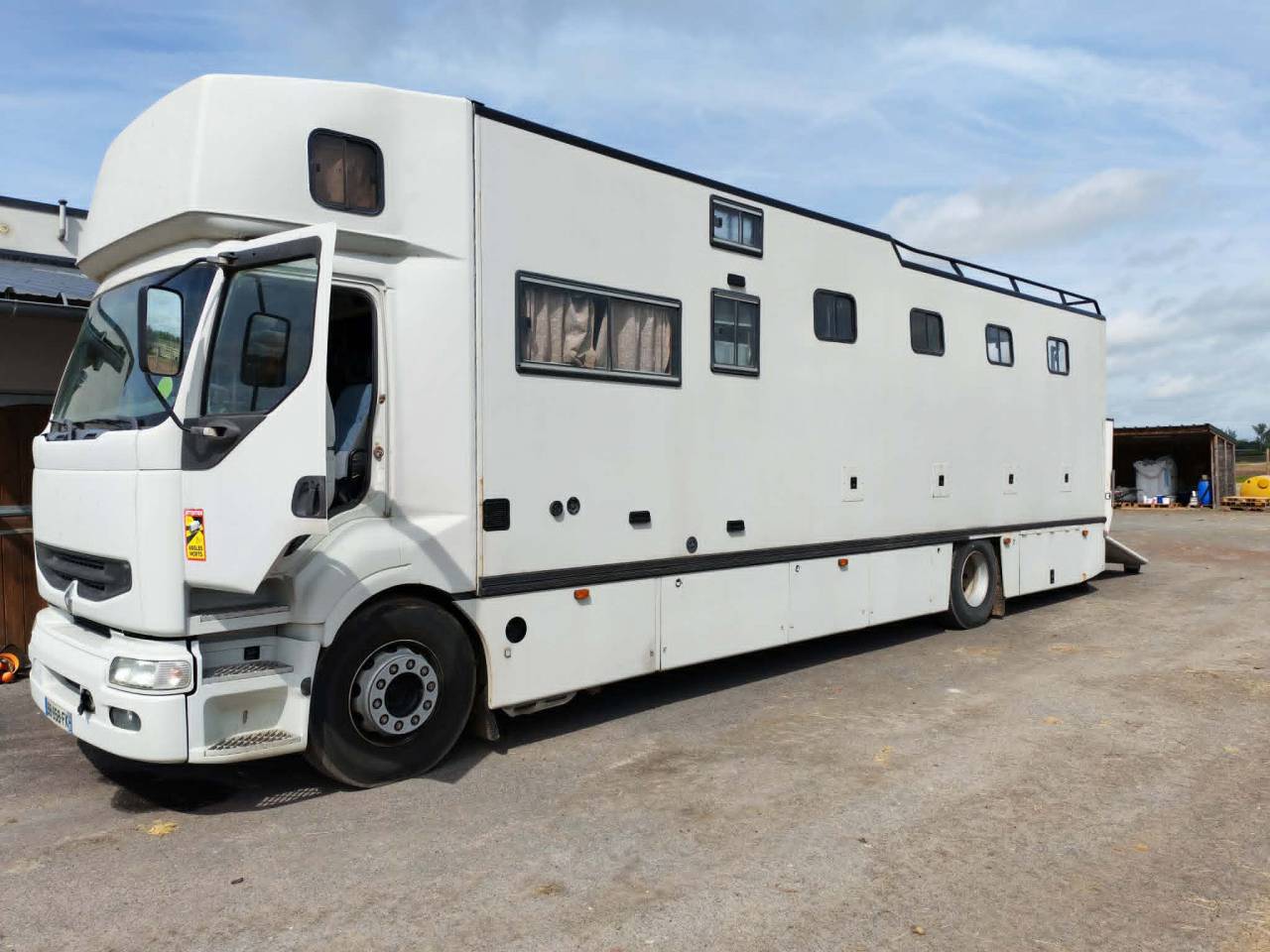 Zware paardenvrachtwagen (groot rijbewijs) Renault RENAULT PREMIUM 1999 Tweedehands