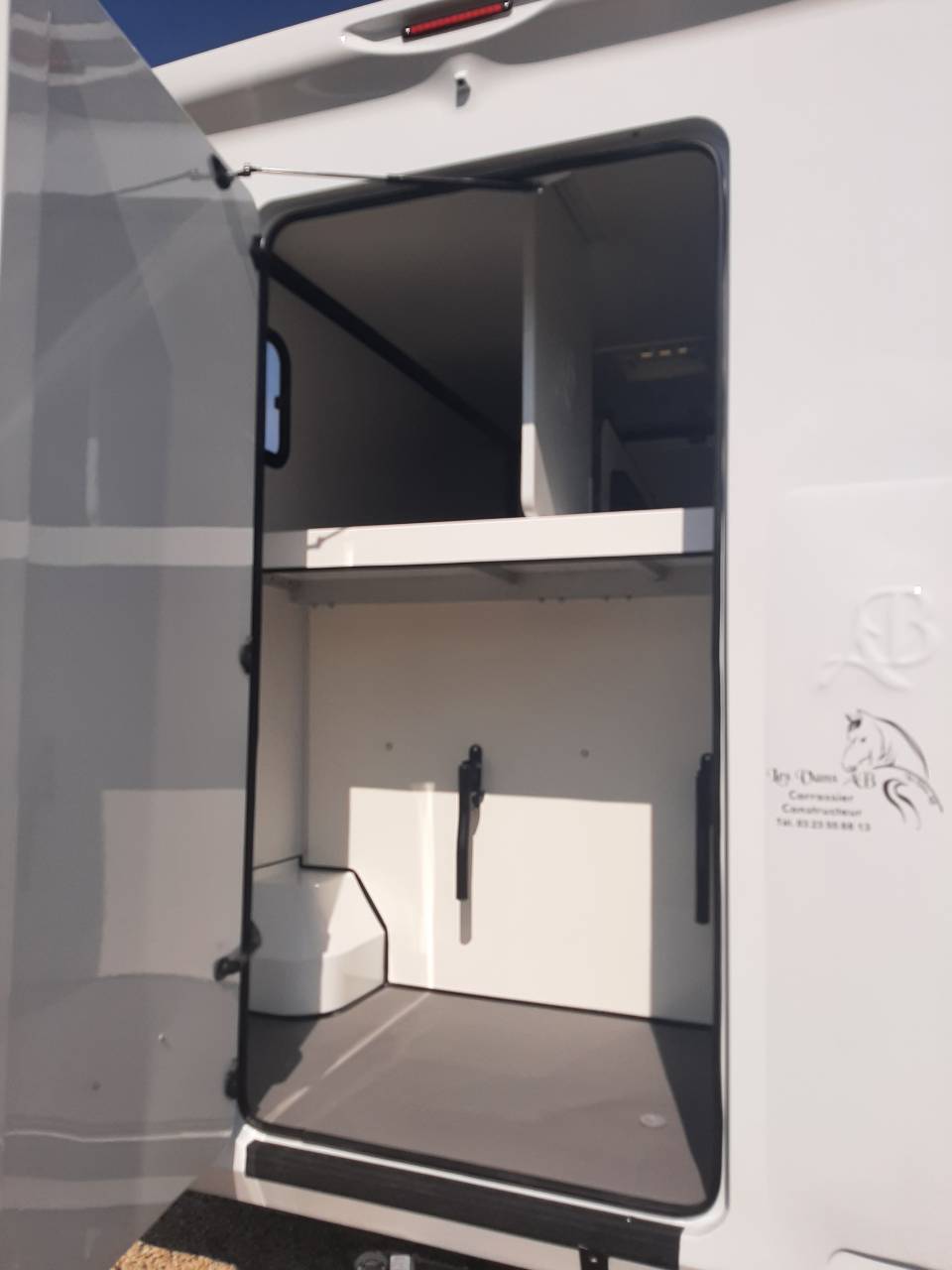 Kleine paardenvrachtwagen (B rijbewijs) Renault Master 2020 Tweedehands