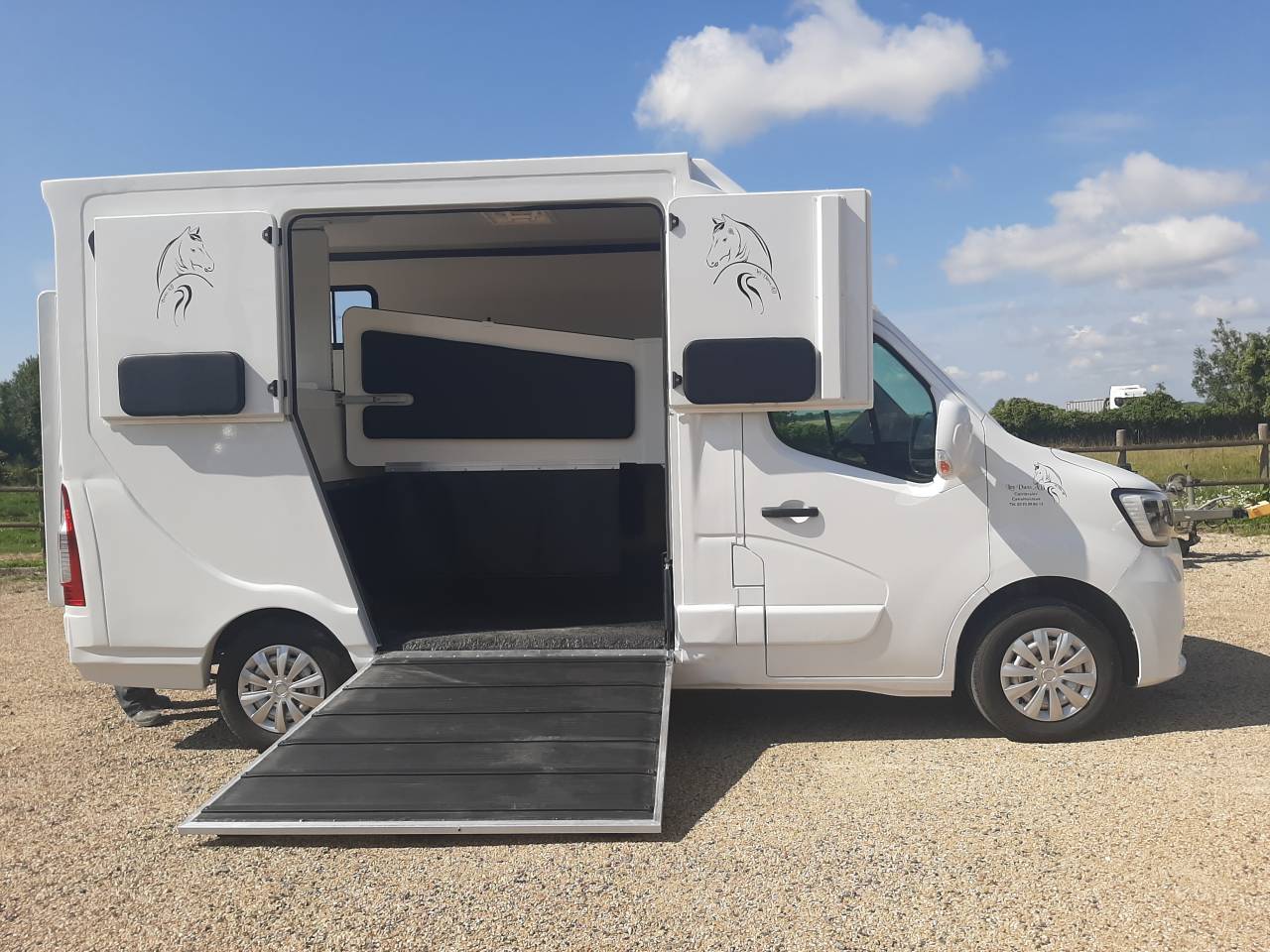 Kleine paardenvrachtwagen (B rijbewijs) Renault Master 2020 Tweedehands