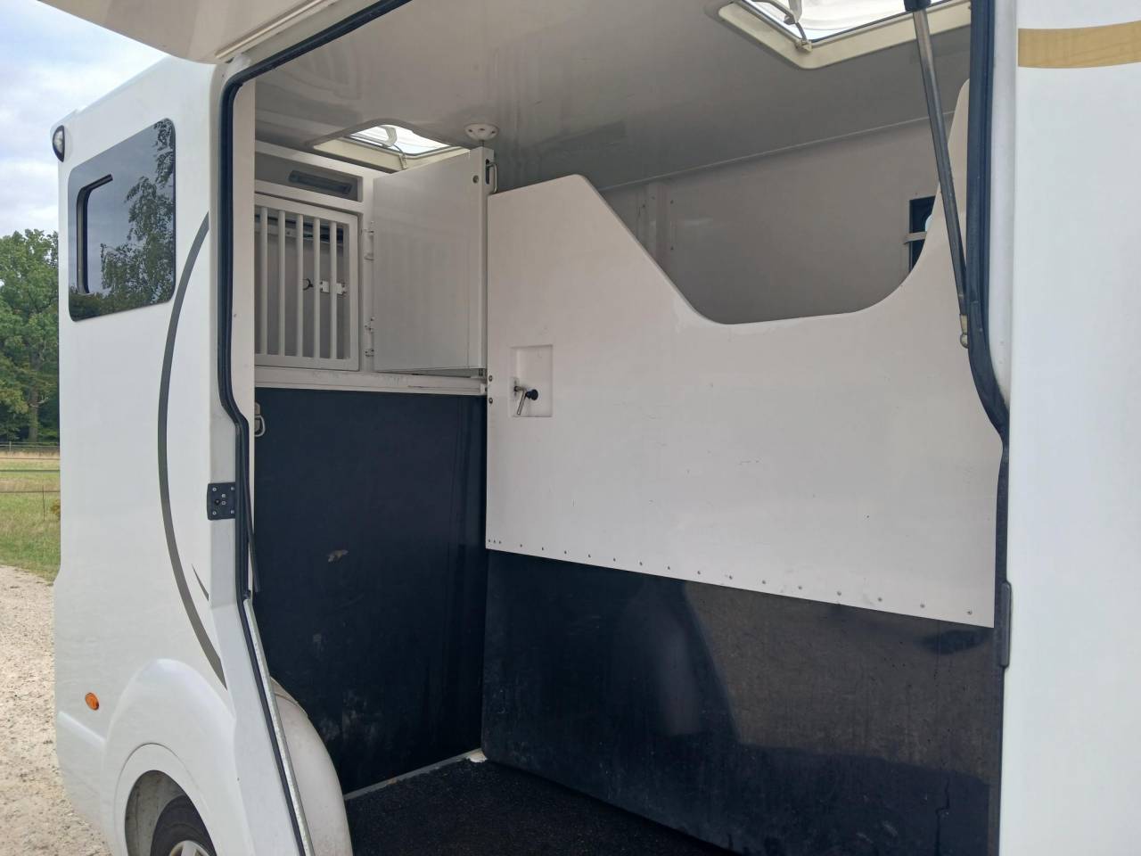 Kleine paardenvrachtwagen (B rijbewijs) Barbot Renault master 2021 Tweedehands