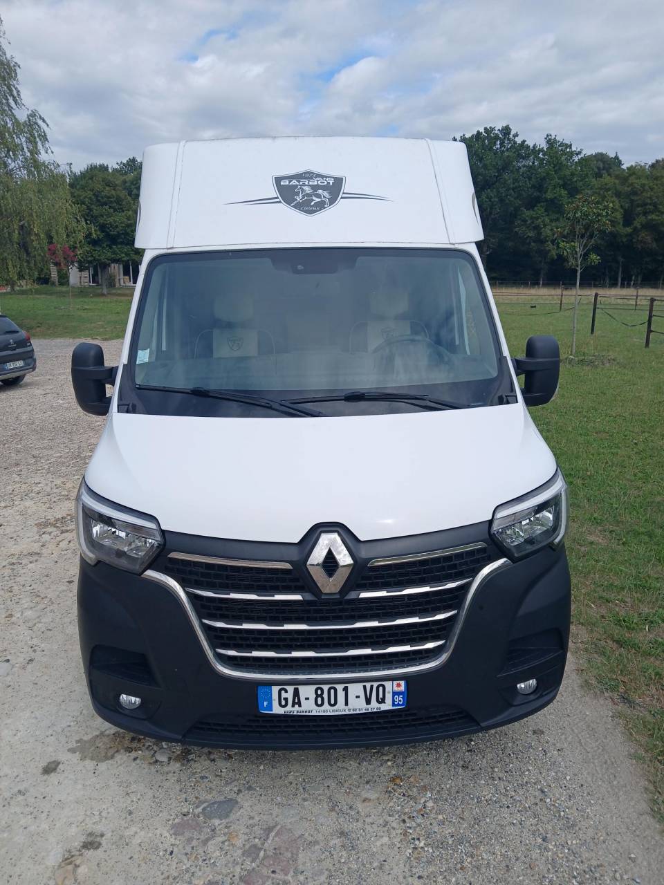 Kleine paardenvrachtwagen (B rijbewijs) Barbot Renault master 2021 Tweedehands