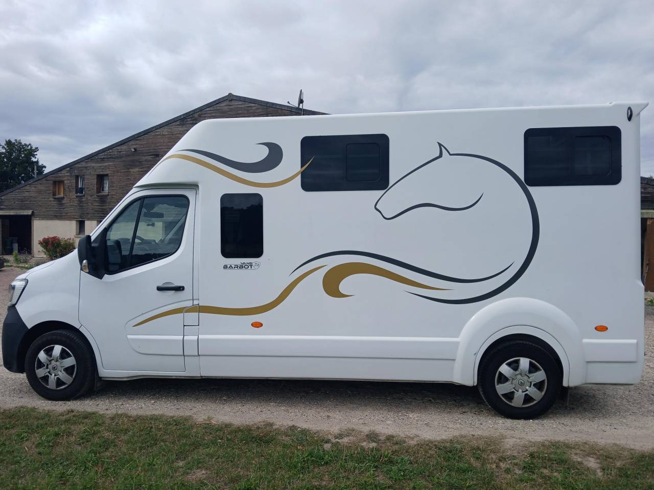 Kleine paardenvrachtwagen (B rijbewijs) Barbot Renault master 2021 Tweedehands