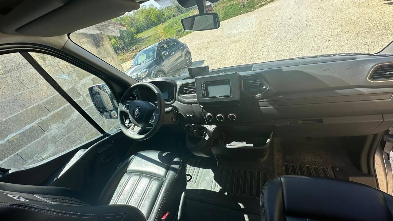 Kleine paardenvrachtwagen (B rijbewijs) Renault STX 2023 Tweedehands