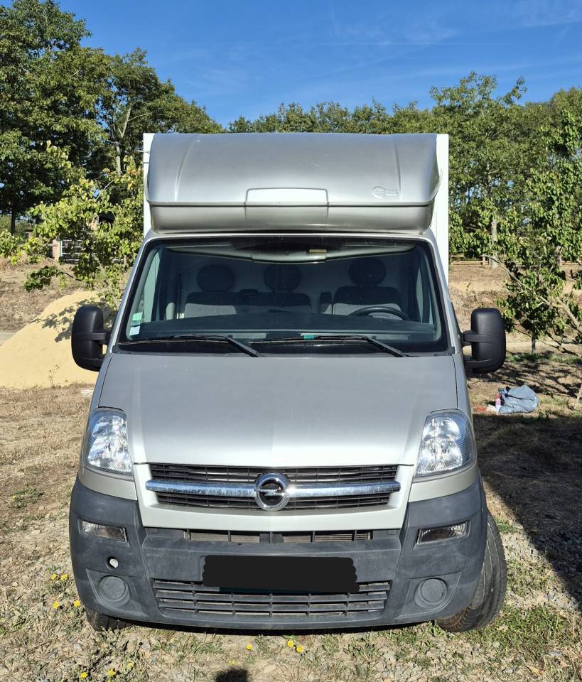 Kleine paardenvrachtwagen (B rijbewijs) Opel movano 2007 Tweedehands
