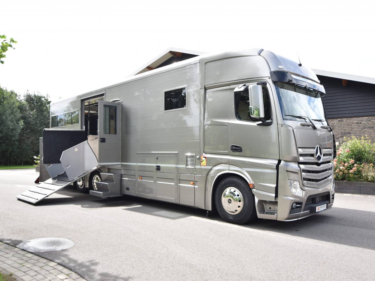 Zware paardenvrachtwagen (groot rijbewijs) Roelofsen  2013 Tweedehands