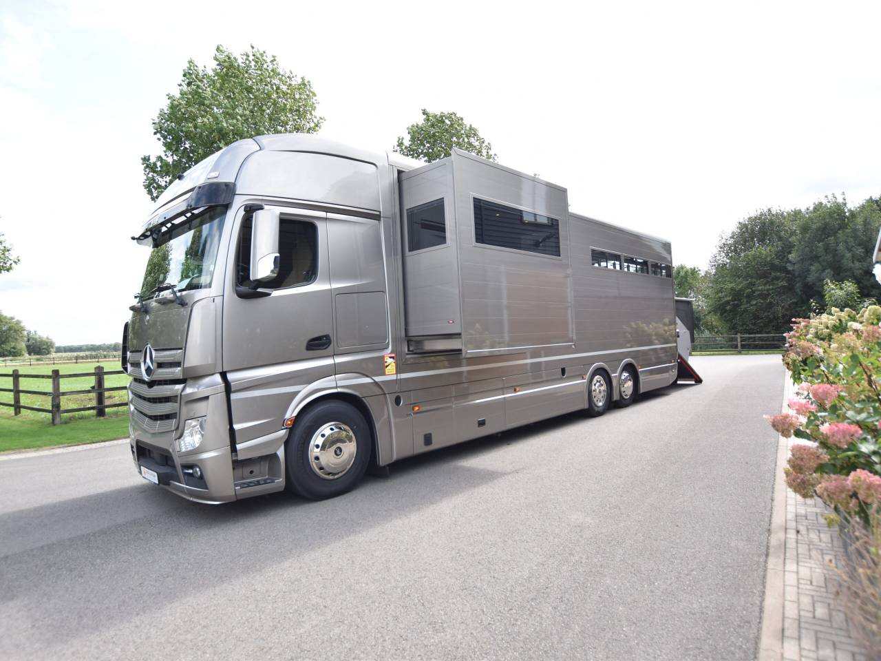 Zware paardenvrachtwagen (groot rijbewijs) Roelofsen  2013 Tweedehands
