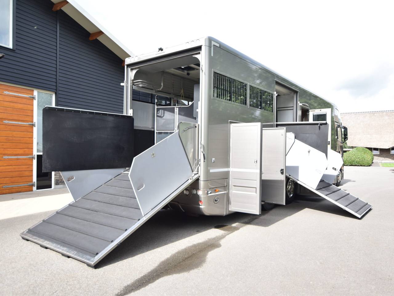 Zware paardenvrachtwagen (groot rijbewijs) Roelofsen  2013 Tweedehands
