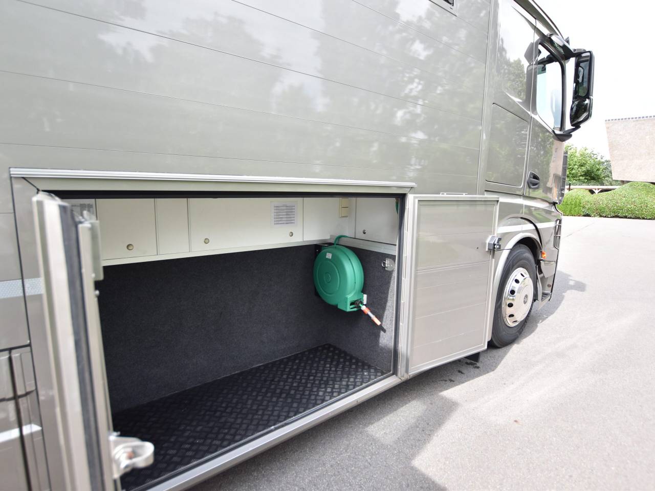 Zware paardenvrachtwagen (groot rijbewijs) Roelofsen  2013 Tweedehands