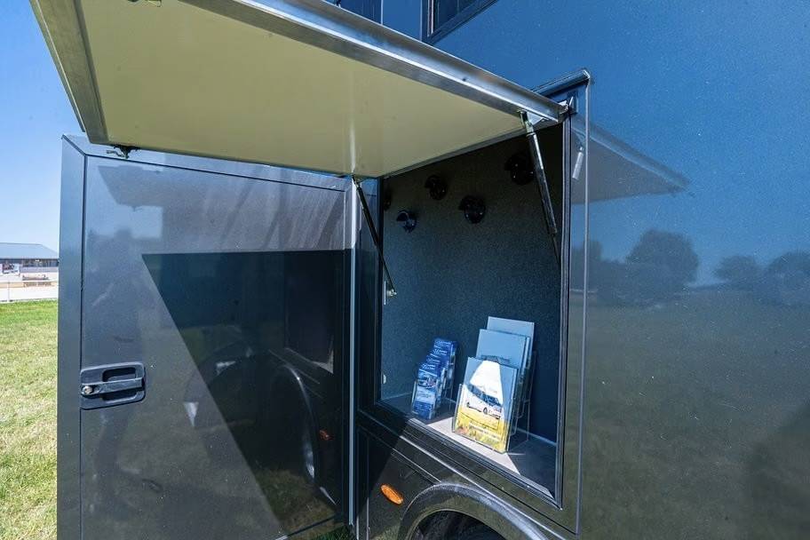 Zware paardenvrachtwagen (groot rijbewijs) Anka DAIMLER FUSO CANTER 7C18 ANKA POP OUT 2026 Nieuw