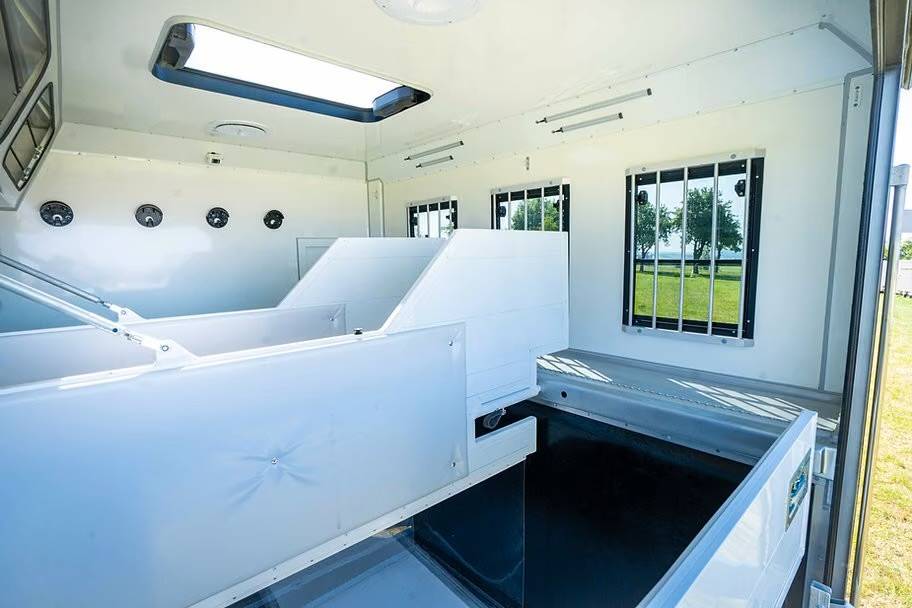 Zware paardenvrachtwagen (groot rijbewijs) Anka DAIMLER FUSO CANTER 7C18 ANKA POP OUT 2026 Nieuw
