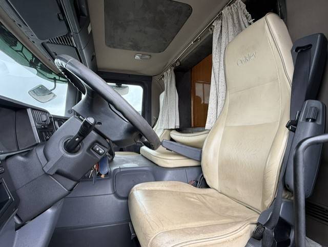 Kleine paardenvrachtwagen (B rijbewijs) Oakley Scania 340 2006 Tweedehands