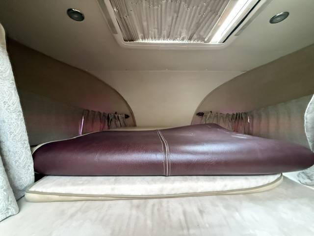 Kleine paardenvrachtwagen (B rijbewijs) Oakley Scania 340 2006 Tweedehands