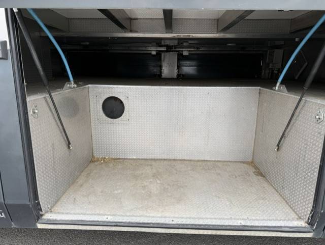 Kleine paardenvrachtwagen (B rijbewijs) Oakley Scania 340 2006 Tweedehands