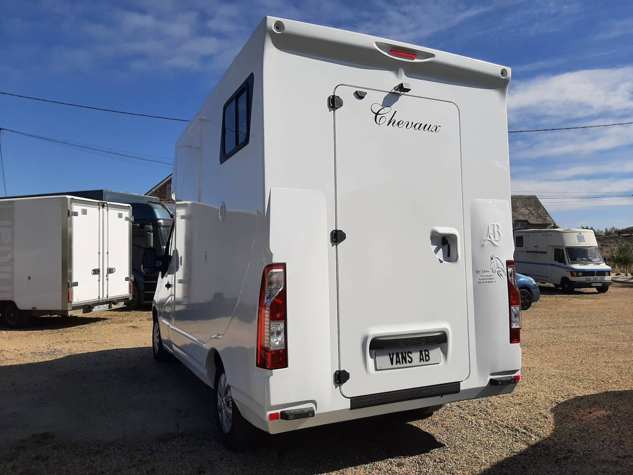 Kleine paardenvrachtwagen (B rijbewijs) Renault Master 2017 Tweedehands