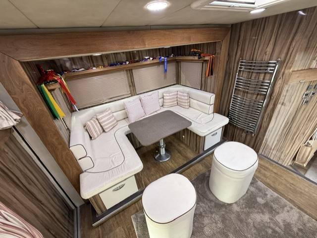 Kleine paardenvrachtwagen (B rijbewijs) Man TGS Empire Ultimate  2013 Tweedehands