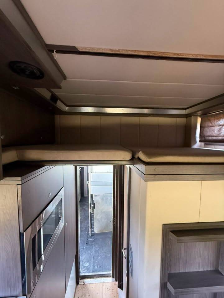 Zware paardenvrachtwagen (groot rijbewijs) STX iveco stalis 2011 Tweedehands