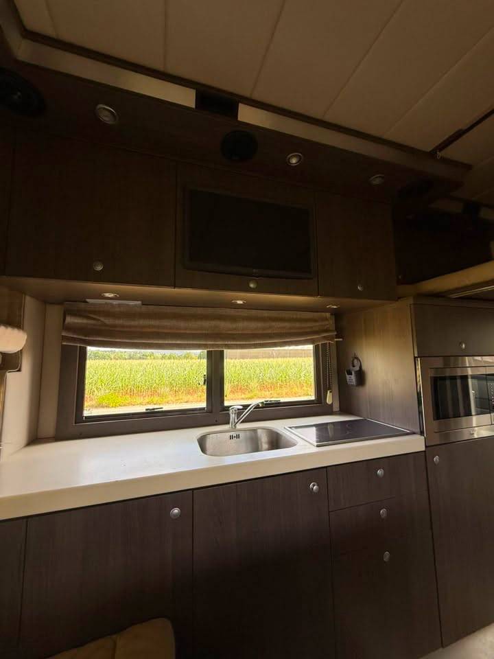 Zware paardenvrachtwagen (groot rijbewijs) STX iveco stalis 2011 Tweedehands