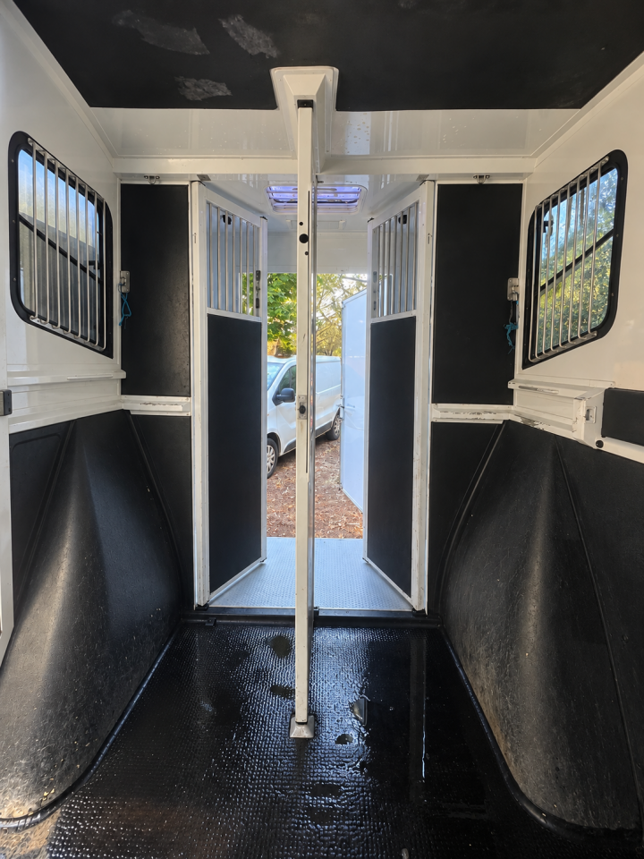 Kleine paardenvrachtwagen (B rijbewijs) Renault Master filovan S5  2021 Tweedehands
