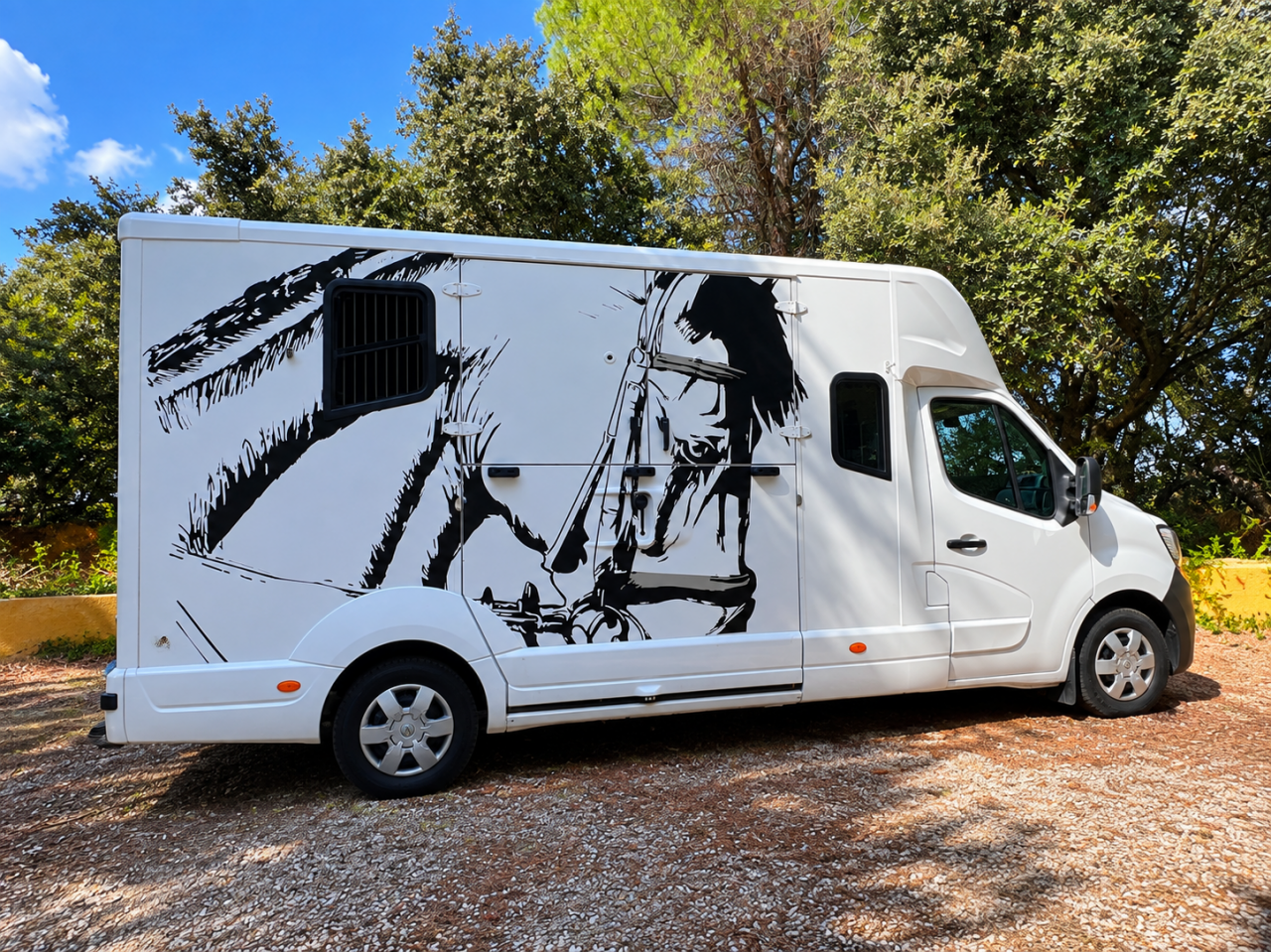 Kleine paardenvrachtwagen (B rijbewijs) Renault Master filovan S5  2021 Tweedehands