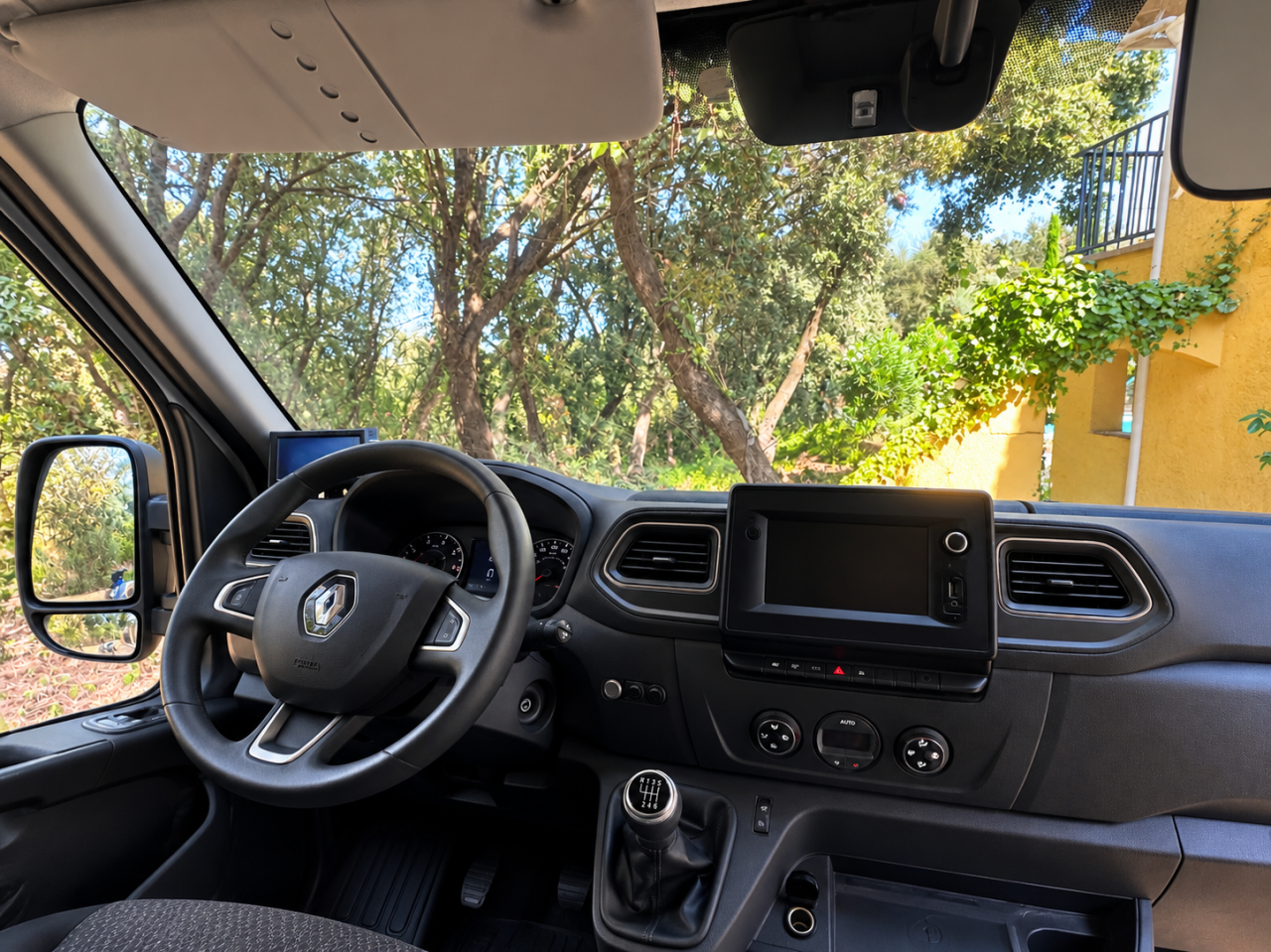 Kleine paardenvrachtwagen (B rijbewijs) Renault Master filovan S5  2021 Tweedehands
