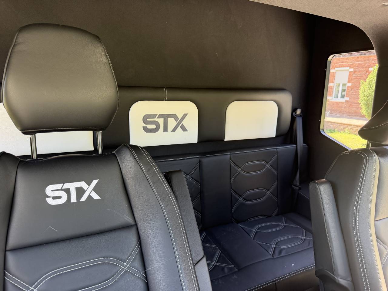 Kleine paardenvrachtwagen (B rijbewijs) STX HARAS LONG 2025 Tweedehands