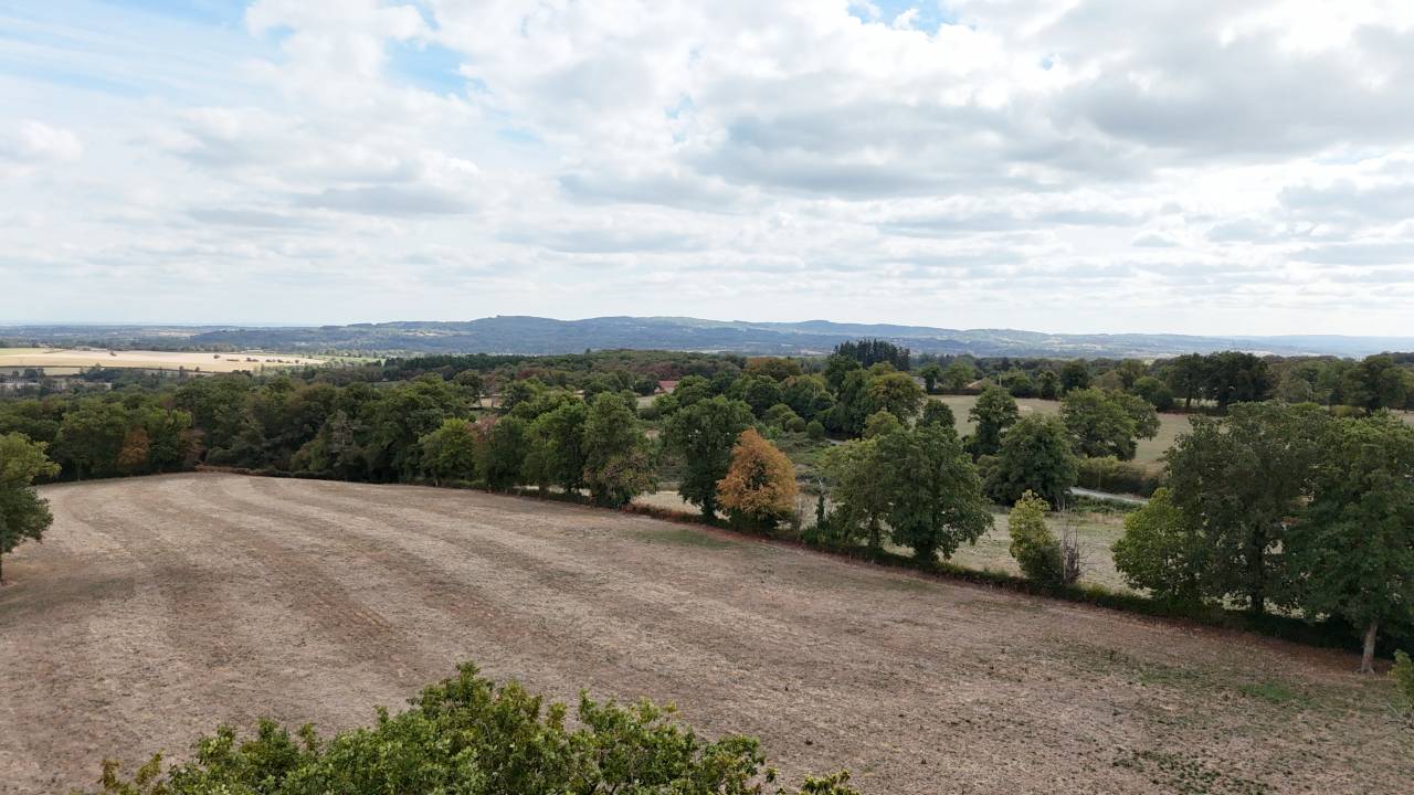 Te restaureren boerderij Koop Creuse