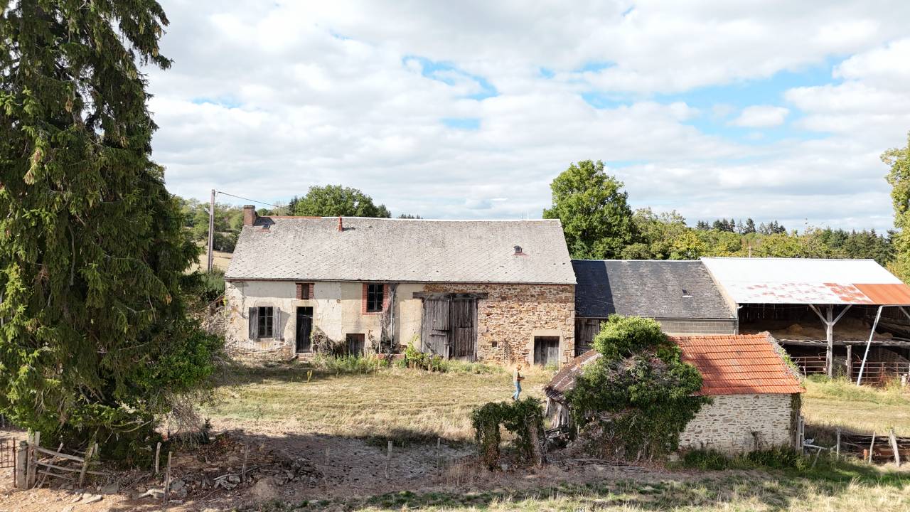 Te restaureren boerderij Koop Creuse