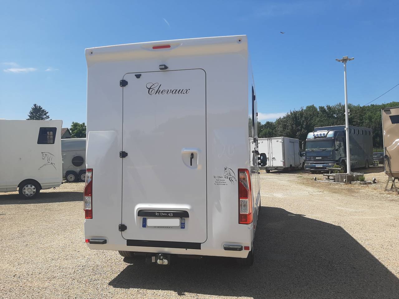Kleine paardenvrachtwagen (B rijbewijs) Renault Master 2022 Tweedehands