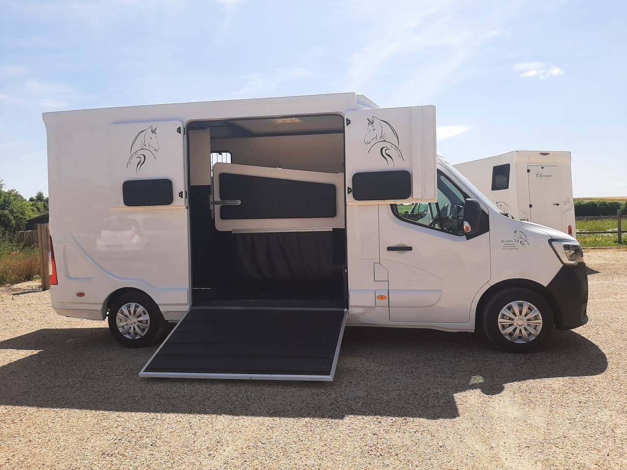 Kleine paardenvrachtwagen (B rijbewijs) Renault Master 2022 Tweedehands