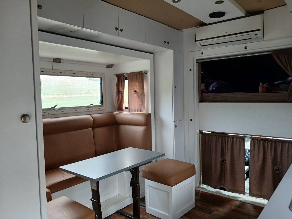 Zware paardenvrachtwagen (groot rijbewijs) Renault MILDIUM 280 DXI 2008 Tweedehands