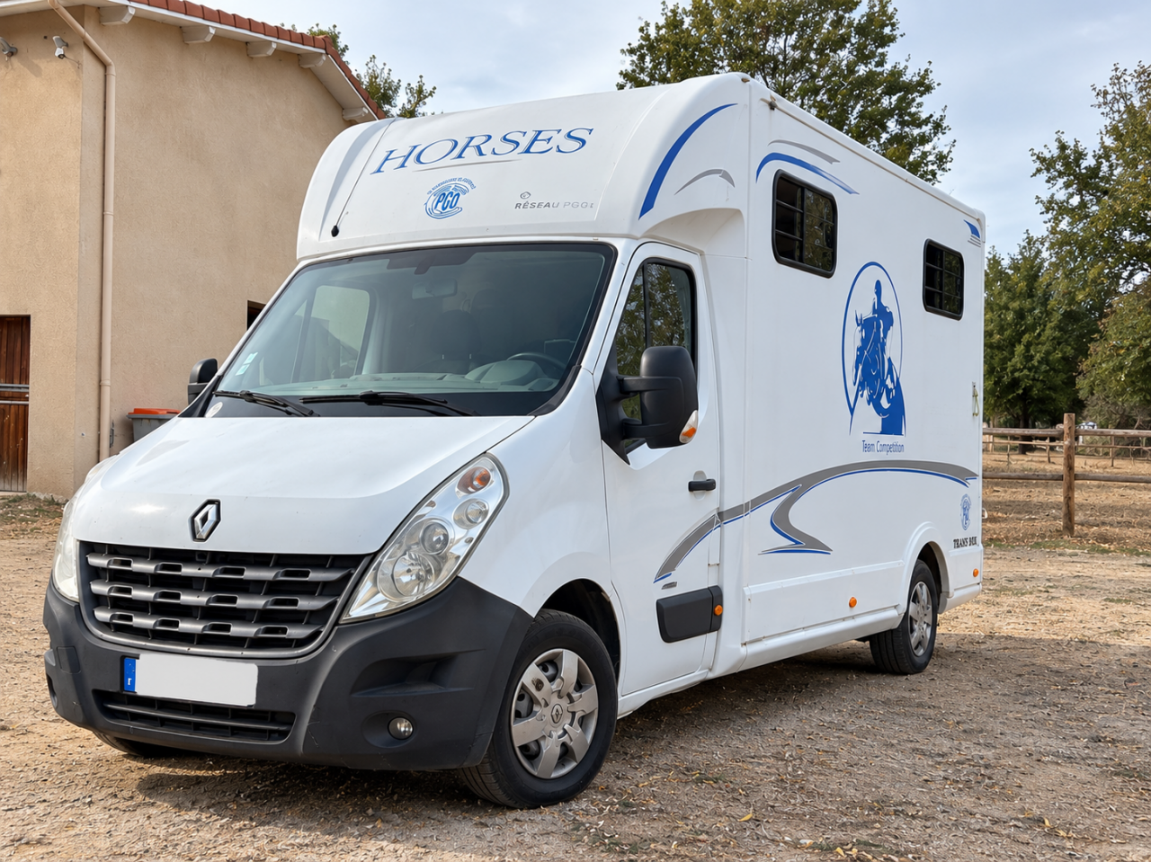 Kleine paardenvrachtwagen (B rijbewijs) Renault Master  2015 Tweedehands