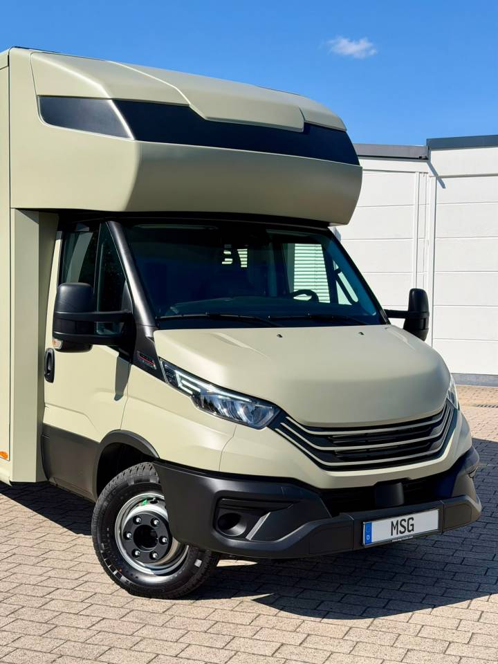Zware paardenvrachtwagen (groot rijbewijs) Iveco IVECO DAILY 72.210 MSG COMPETITION C7 2026 Nieuw