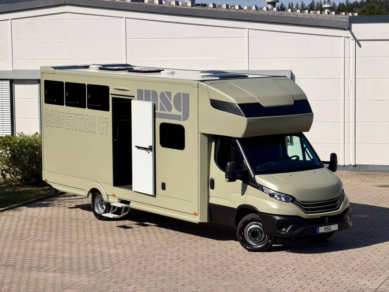Zware paardenvrachtwagen (groot rijbewijs) Iveco IVECO DAILY 72.210 MSG COMPETITION C7 2026 Nieuw