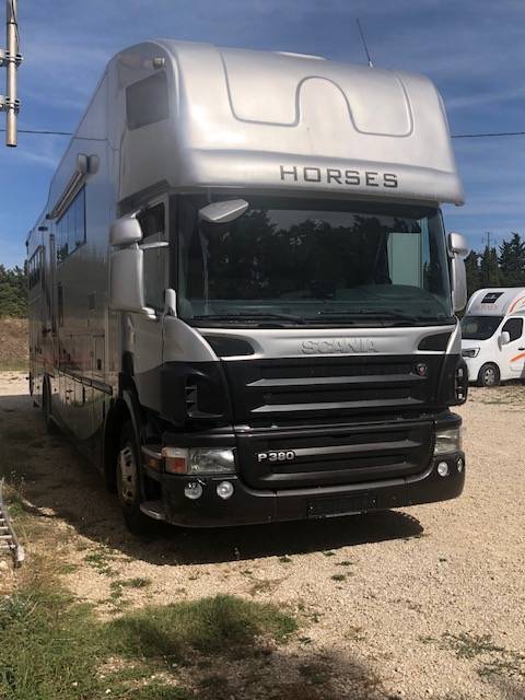 Zware paardenvrachtwagen (groot rijbewijs) Scania living 2007 Tweedehands