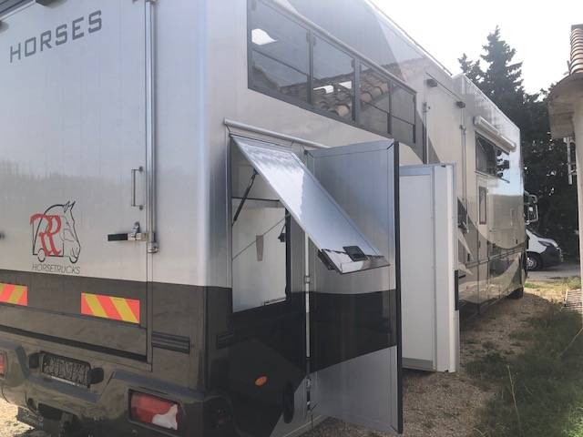 Zware paardenvrachtwagen (groot rijbewijs) Scania living 2007 Tweedehands