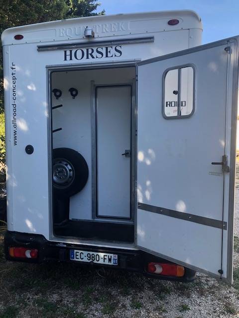 Kleine paardenvrachtwagen (B rijbewijs) Peugeot equitreck 2016 Tweedehands