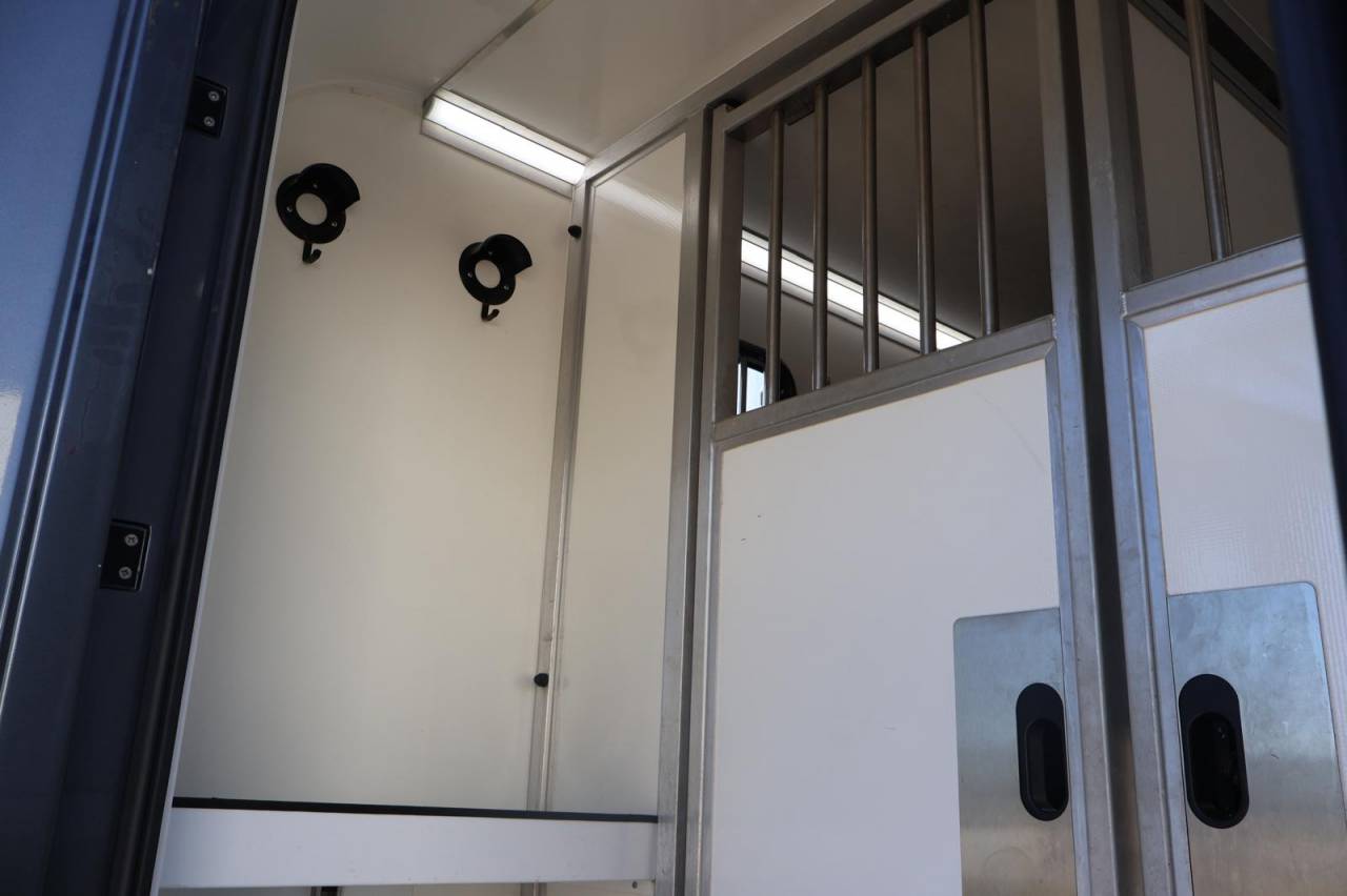 Kleine paardenvrachtwagen (B rijbewijs) Krismar KRISMAR 2021 Tweedehands