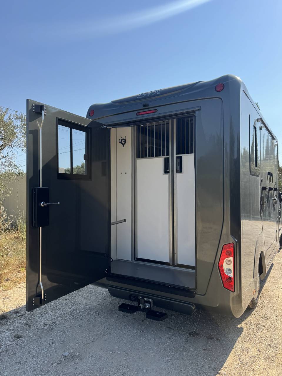 Kleine paardenvrachtwagen (B rijbewijs) STX STX HARAS LONG 2025 Tweedehands