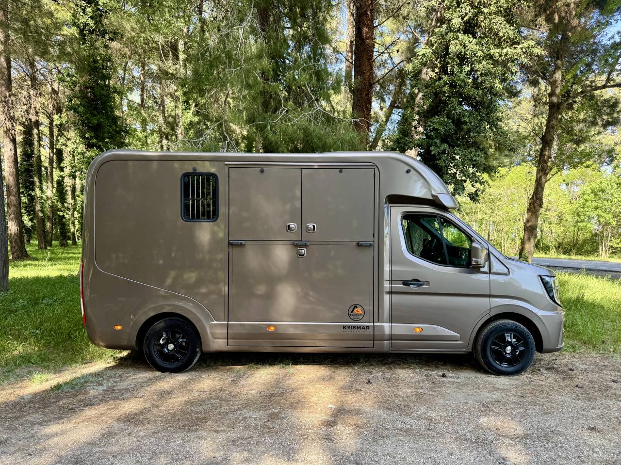 Kleine paardenvrachtwagen (B rijbewijs) Krismar HARAS 2026 Nieuw