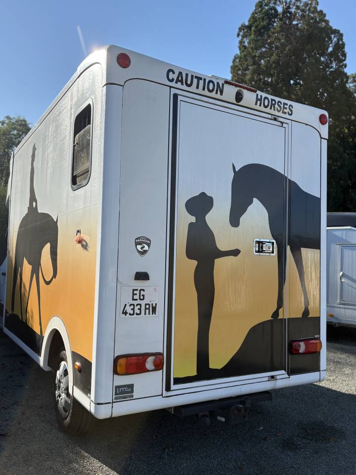 Kleine paardenvrachtwagen (B rijbewijs) Paragan Equistro  2016 Tweedehands