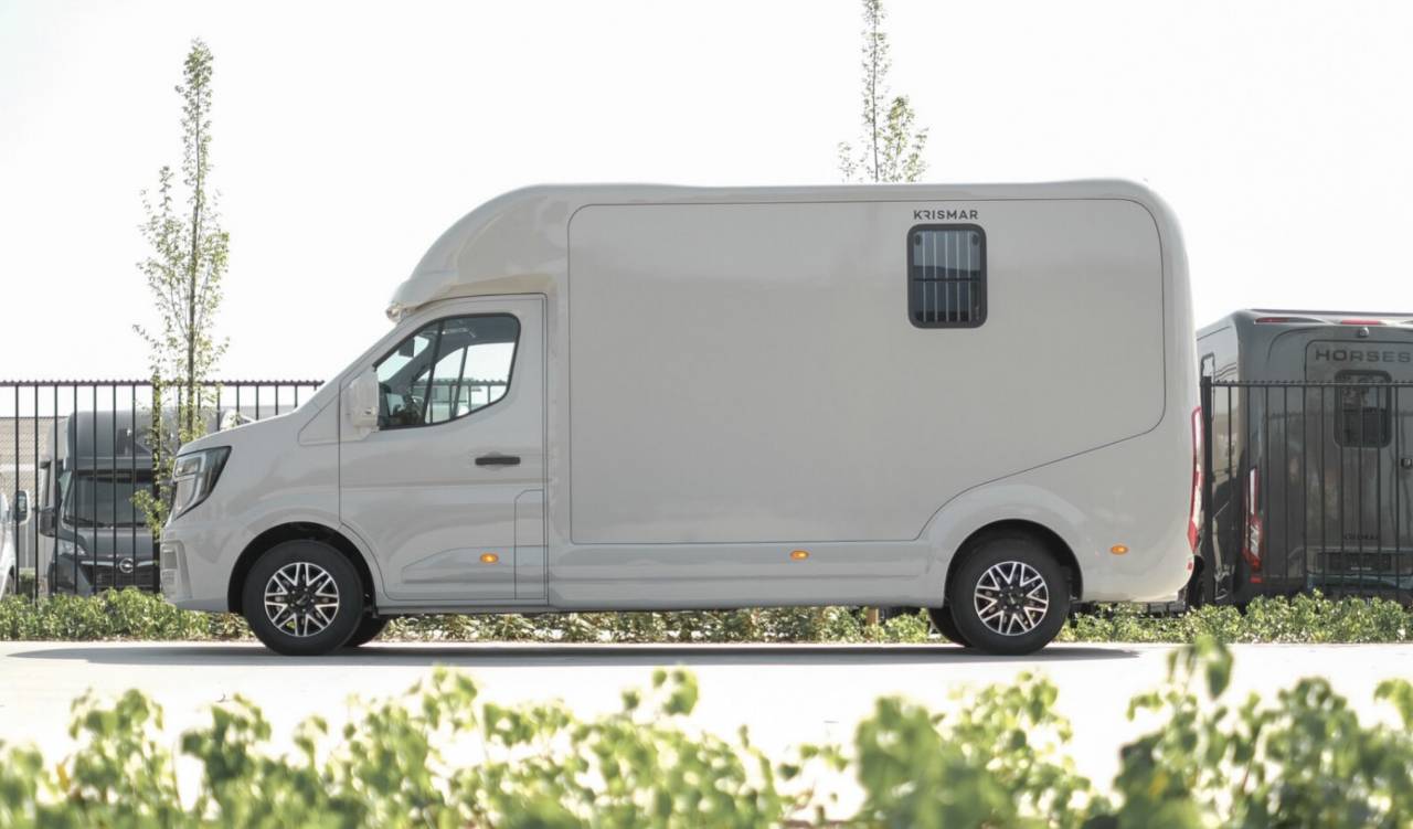 Kleine paardenvrachtwagen (B rijbewijs) Krismar HARAS 2026 Nieuw