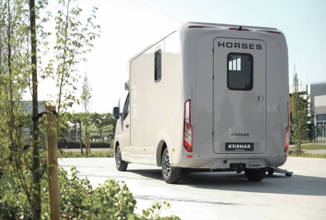 Kleine paardenvrachtwagen (B rijbewijs) Krismar HARAS 2026 Nieuw