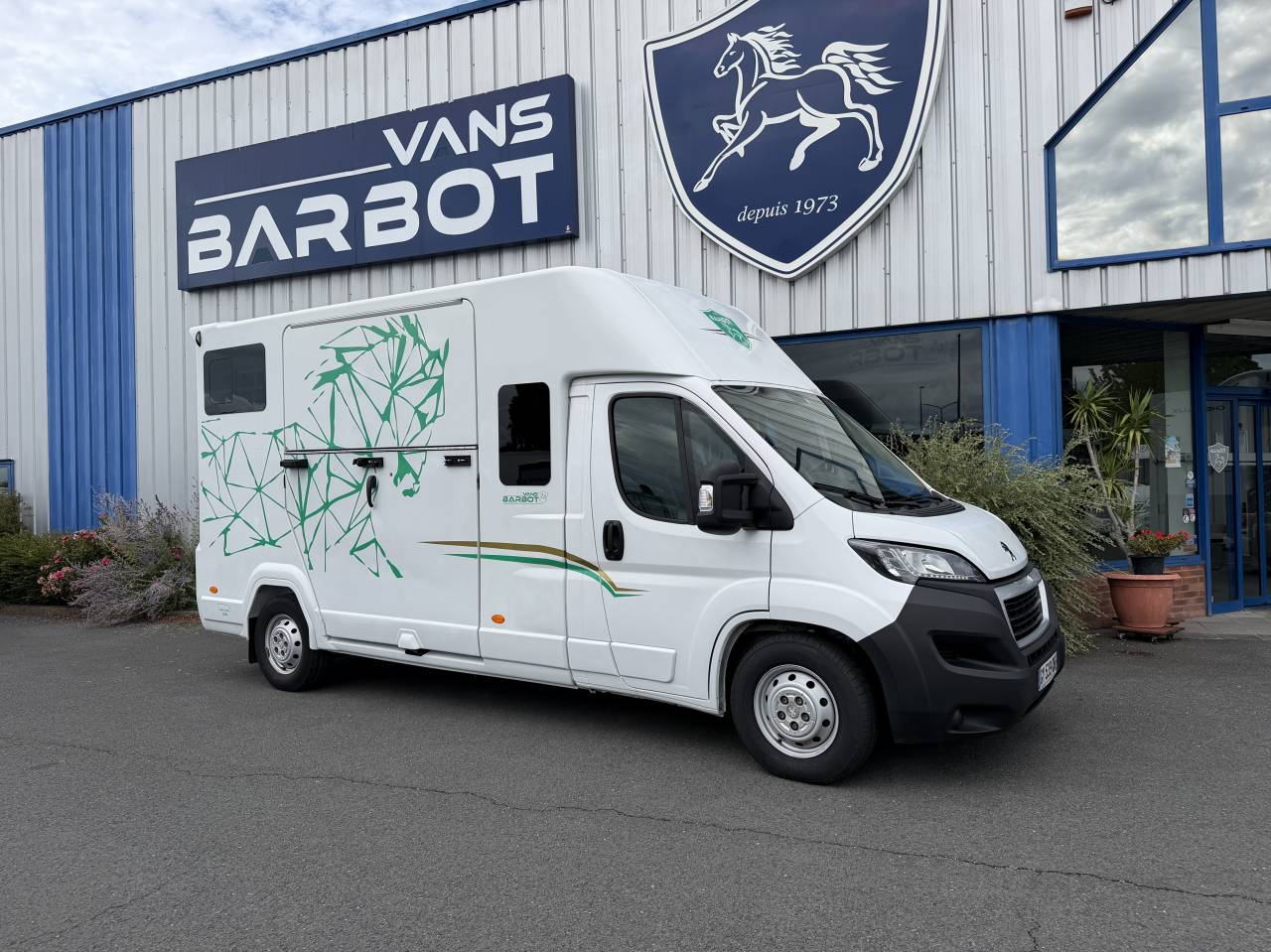 Kleine paardenvrachtwagen (B rijbewijs) Barbot Boxer 2024 Tweedehands