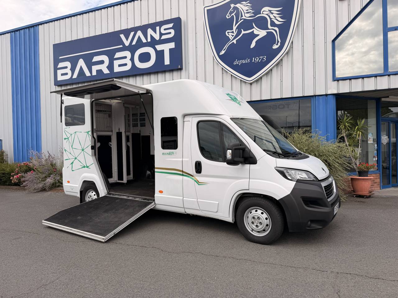 Kleine paardenvrachtwagen (B rijbewijs) Barbot Boxer 2024 Tweedehands