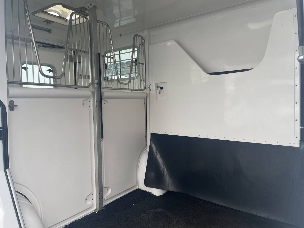 Kleine paardenvrachtwagen (B rijbewijs) Barbot master 2020 Tweedehands