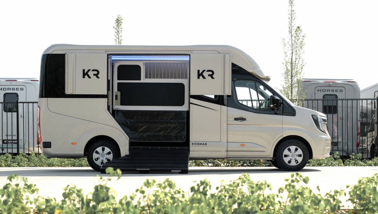 Kleine paardenvrachtwagen (B rijbewijs) Krismar HARAS LONG 2026 Nieuw