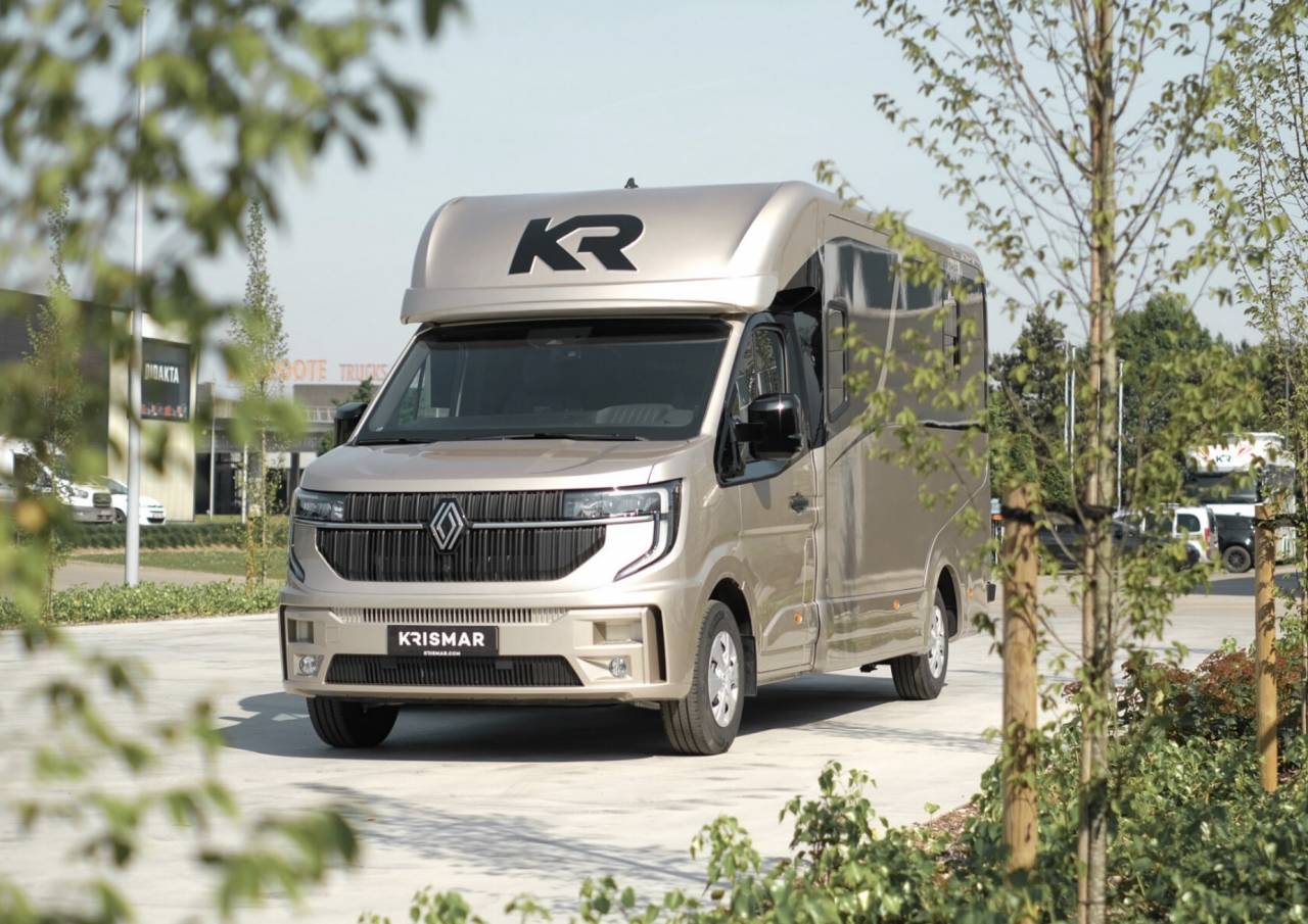 Kleine paardenvrachtwagen (B rijbewijs) Krismar HARAS LONG 2026 Nieuw
